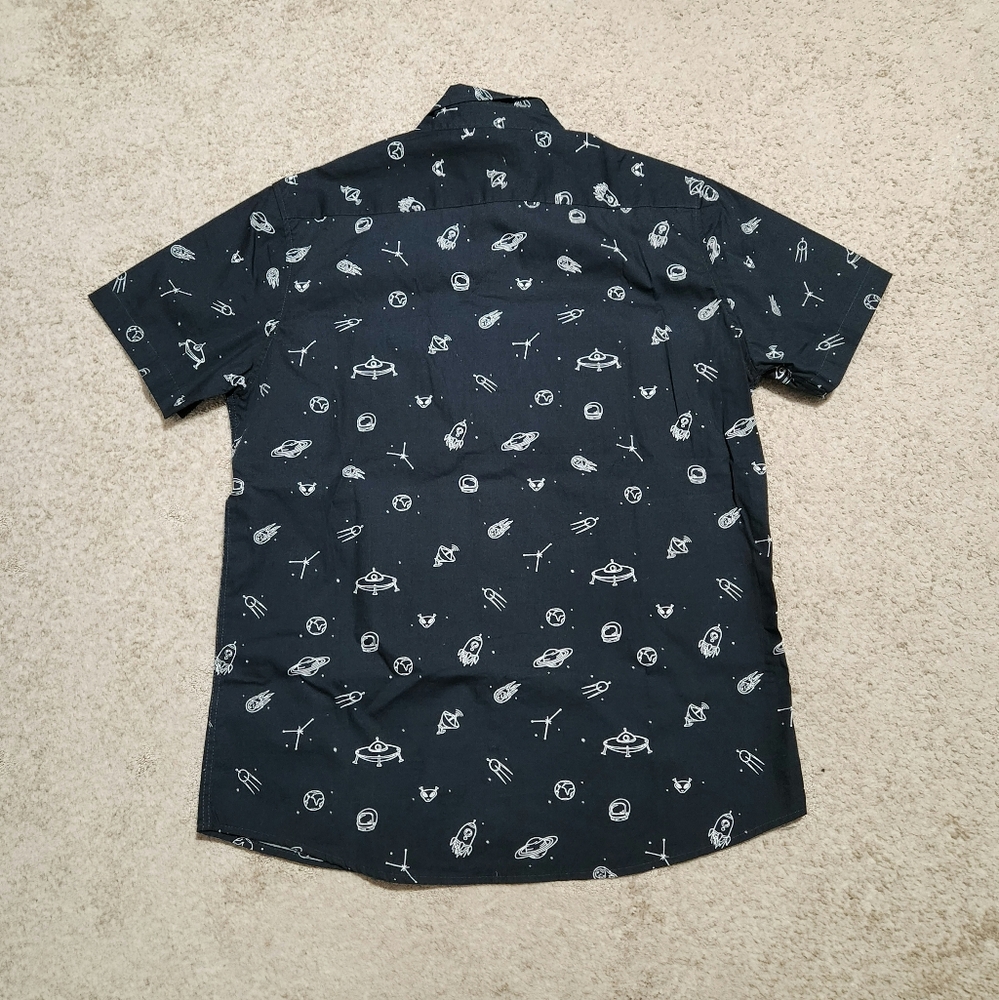 Space-themed collared top - Picture 2 of 4